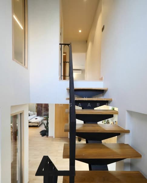 3-BR Townhouse, Bangkok, Phra Kanong Nua, Watthana, Bangkok, 3 Bedrooms, 120 sqm, Townhouse For Sale, by Poonyanuch Aiemsaard, 500283920 - DDproperty.com