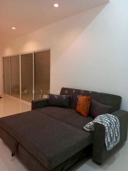 บ้านให้เช่า – ใกล้โรงเรียนนานาชาติเกรซ เพียง 5 นาที ค่าเช่า 22,000 บาท /เดือน รหัสทรัพย์ No.14H1079, Chiang Mai, Han Kaeo, Hang Dong, Chiang Mai, 3 Bedrooms, 150 sqm, Single Detached House For Rent, by Rutchaporn Tunsiri, 500283948 - DDproperty.com