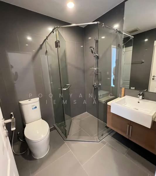 Noble Revo Silom, Bangkok, 88 Soi Surasak Surasak Road, Silom, Bang Rak, Bangkok, 2 Bedrooms, 66 sqm, Condo For Sale, by Poonyanuch Aiemsaard, 500283971 - DDproperty.com