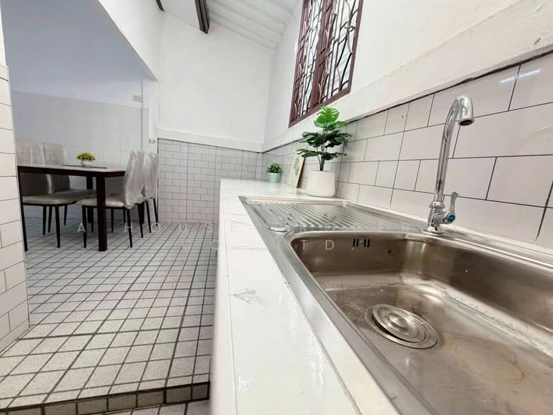 Townhouse for sale in Prathanporn Village, Kao Kilo, Sriracha., Chon Buri (Pattaya), Surasak, Si Racha, Chon Buri (Pattaya), 2 Bedrooms, 80 sqm, Townhouse For Sale, by A House Property Co.,Ltd., 500283986 - DDproperty.com