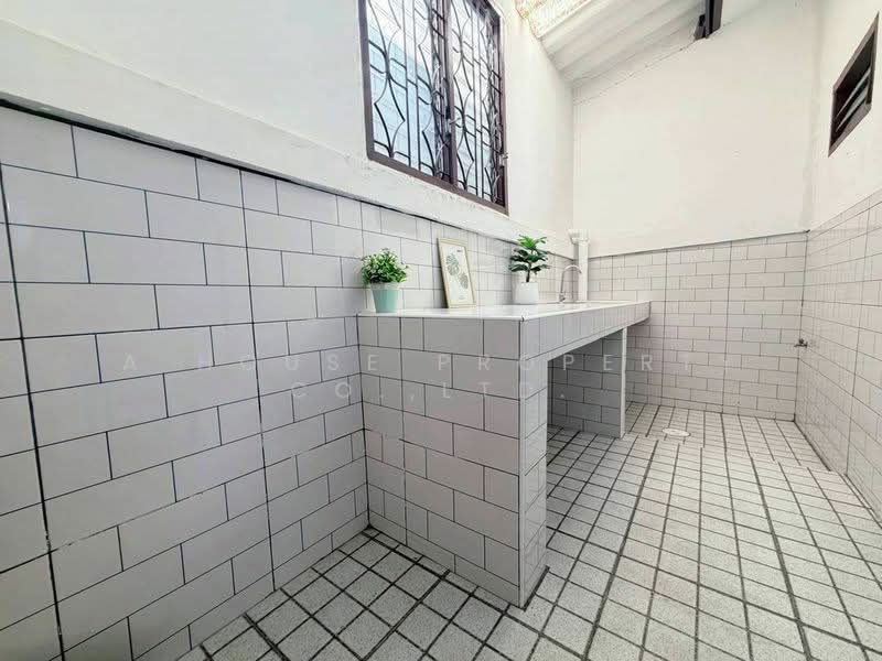 Townhouse for sale in Prathanporn Village, Kao Kilo, Sriracha., Chon Buri (Pattaya), Surasak, Si Racha, Chon Buri (Pattaya), 2 Bedrooms, 80 sqm, Townhouse For Sale, by A House Property Co.,Ltd., 500283986 - DDproperty.com