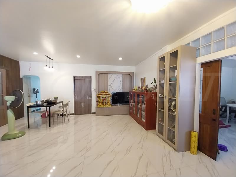 Rattana Thanee Village , Bangna-Trad soi53 near MEGA Bangna, Samut Prakan, บางนา-ตราด, Bang Kaeo, Bang Plee, Samut Prakan, 3 Bedrooms, 200 sqm, Single Detached House For Sale, by จิณณ์กระวี เตชะไชยนันท์, 500284051 - DDproperty.com
