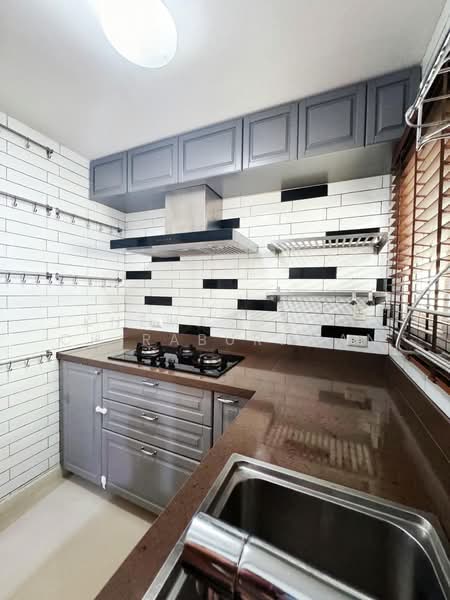 Leon Sukhumvit 62, Bangkok, Soi Sampopnaruemit, Bang Chak, Phra Khanong, Bangkok, 3 Bedrooms, 200 sqm, Townhouse For Rent, by Khemasooch Chiraburanan, 500284210 - DDproperty.com