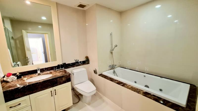 Piyathip Place, Bangkok, 24 Soi Prommitr, Khlong Tan Nua, Watthana, Bangkok, 4 Bedrooms, 375 sqm, Apartment For Rent, by Khemasooch Chiraburanan, 500284222 - DDproperty.com