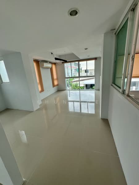 Townhome in Sukhumvit Phakanong for rent suitable for business ( SPSEVE1897 ), Bangkok, ปรีดี พนมยงค์ 31, Khlong Tan Nua, Watthana, Bangkok, 3 Bedrooms, 178 sqm, Townhouse For Rent, by Khun Eve, 500284252 - DDproperty.com