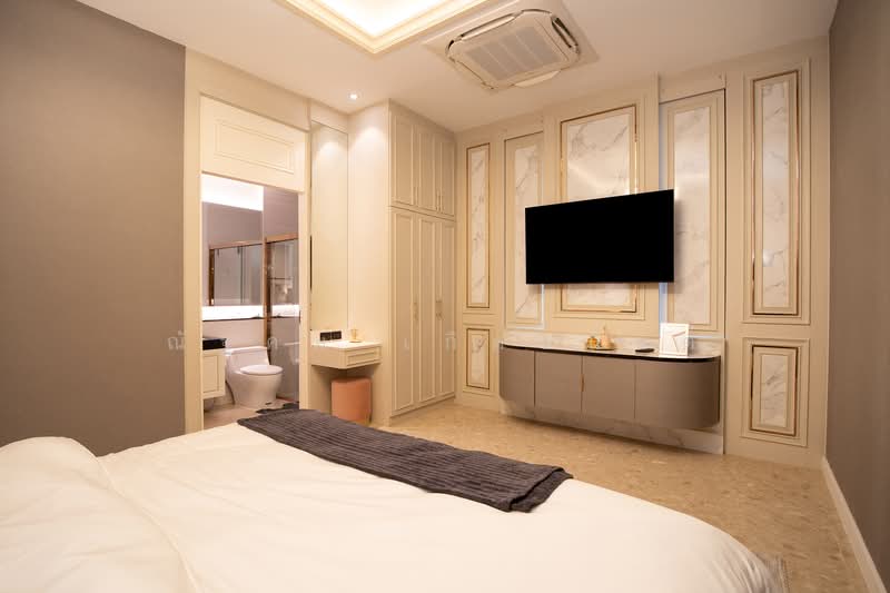 The Grand Pinklao : เดอะ แกรนด์ ปิ่นเกล้า, กรุงเทพ, 594 ถนน บรมราชชนนี, ศาลาธรรมสพน์, ทวีวัฒนา, กรุงเทพ, 671 ตร.ม., บ้านเดี่ยว ขาย, โดย ณัฐคม เกิดอนันต์, 500284266 - ห้องนอนชั้นล่าง The Grand ปิ่นเกล้า - DDproperty.com