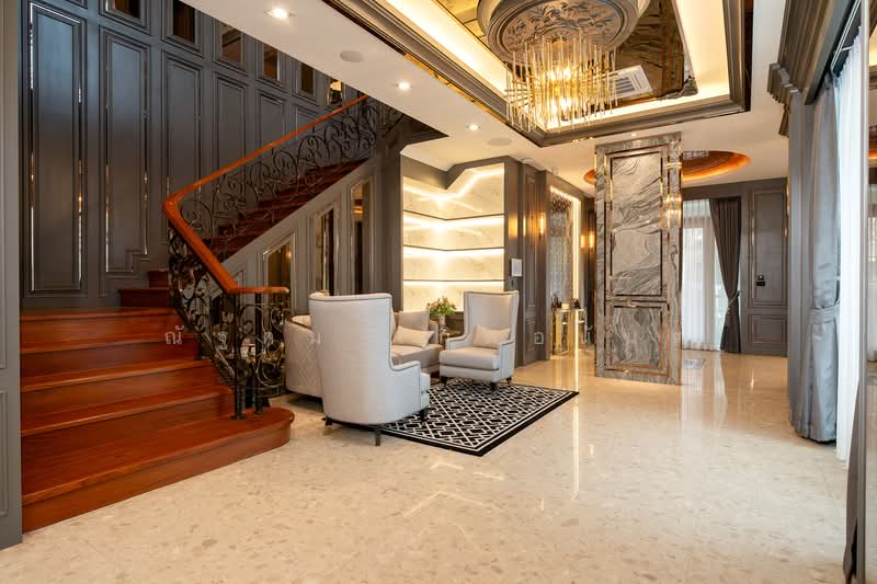 The Grand Pinklao, Bangkok, 594 Borommaratchachonnani Road, Sala Thammasop, Thawi Watthana, Bangkok, 4 Bedrooms, 671 sqm, Single Detached House For Sale, by ณัฐคม เกิดอนันต์, 500284266 - โถงชั้น1 The Grand ปิ่นเกล้า - DDproperty.com