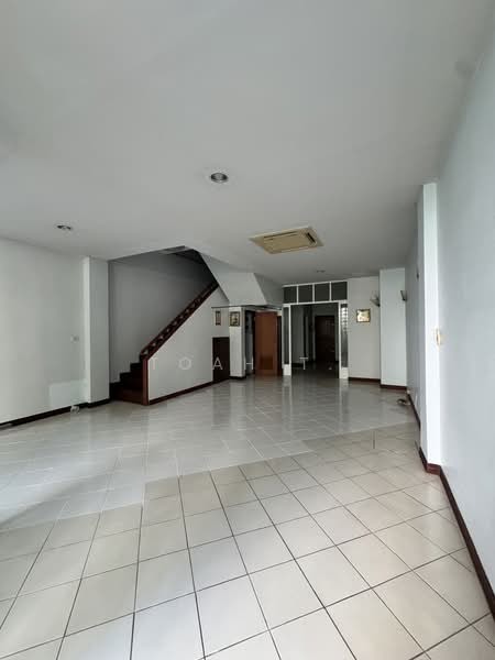อาคารให้เช่า ทองหล่อ เอกมัย สุขุมวิท : Buildings for rent in Thonglor, Ekkamai, and Sukhumvit., Bangkok, Khlong Tan Nua, Watthana, Bangkok, , 450 sqm, Shophouse For Rent, by TOAH T., 500284276 - DDproperty.com
