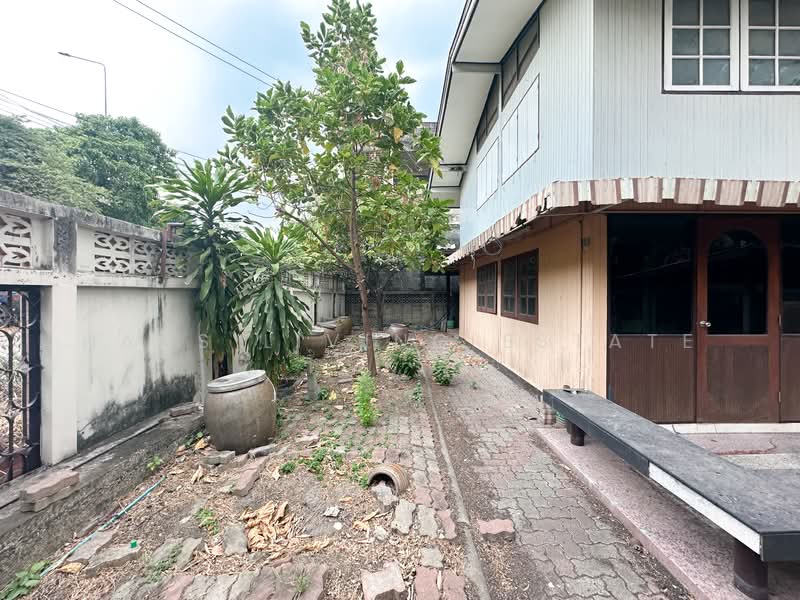 House Soi Klangmontri, Bangkok, รัชดาภิเศก, Chatuchak, Chatuchak, Bangkok, 4 Bedrooms, 160 sqm, Single Detached House For Sale, by Haus Living Estate, 500284352 - DDproperty.com