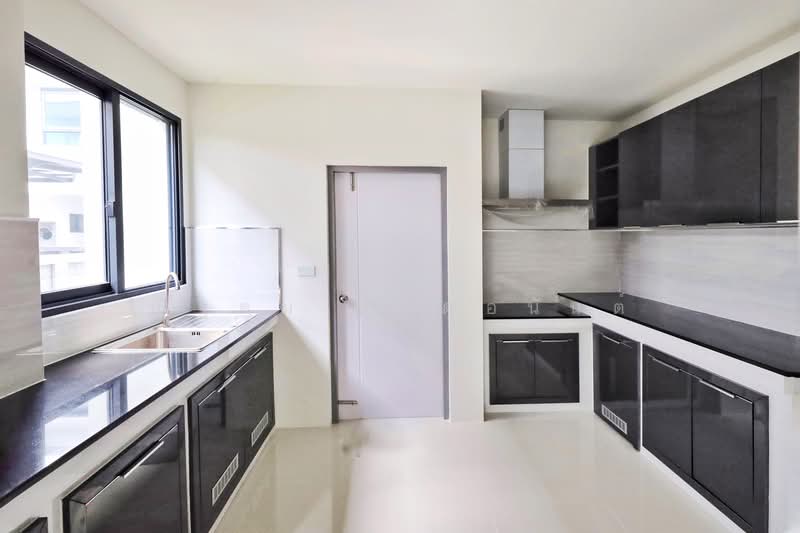 The City Pinklao-Borom 2, Bangkok, Phutthamonthon Sai 1, Bang Ra Mat, Taling Chan, Bangkok, 4 Bedrooms, 388 sqm, Single Detached House For Sale, by ณัฐคม เกิดอนันต์, 500284432 - ห้องครัว The City ปิ่นเกล้า-บรมฯ2 - DDproperty.com
