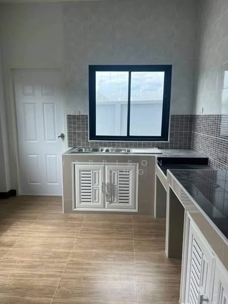 For Sale - 4-BR House, Chon Buri (Pattaya)