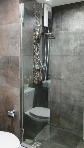 Voque Sukhumvit 16, Bangkok, Soi Sukhumvit 16, Khlong Toei, Khlong Toei, Bangkok, 1 Bedroom, 43 sqm, Condo For Sale, by Napatsawan Tamjorhor, 500284502 - DDproperty.com