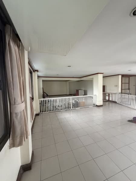 For Rent - อาคารให้เช่า พร้อมพงษ์ สุขุมวิท : Building for rent, Phrom Phong, Sukhumvit., Bangkok