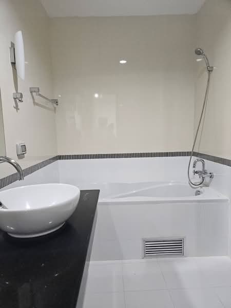 Baan Klang Krung Siam-Pathumwan, Bangkok, Petchburi Road, Thanon Phetchaburi, Ratchathewi, Bangkok, 1 Bedroom, 55 sqm, Condo For Rent, by Bangkok Agent Co.,Ltd., 500284630 - DDproperty.com