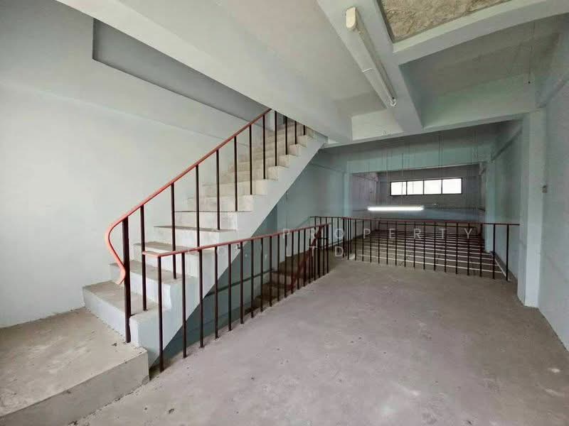 Commercial building for sale near the Assumption College traffic light intersection, Sriracha., Chon Buri (Pattaya), Surasak, Si Racha, Chon Buri (Pattaya), , 88 sqm, Shophouse For Sale, by A House Property Co.,Ltd., 500284669 - DDproperty.com