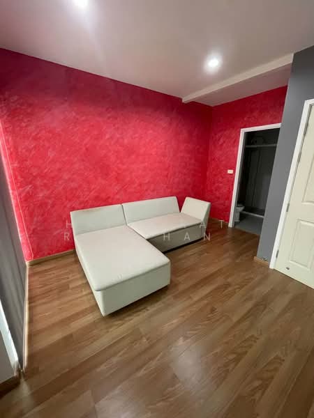 Villette City Pattanakarn 38, Bangkok, Phatthanakan Road, Prawet, Prawet, Bangkok, 3 Bedrooms, 170 sqm, Townhouse For Sale, by Hathairat  Rookphan  , 500284703 - DDproperty.com