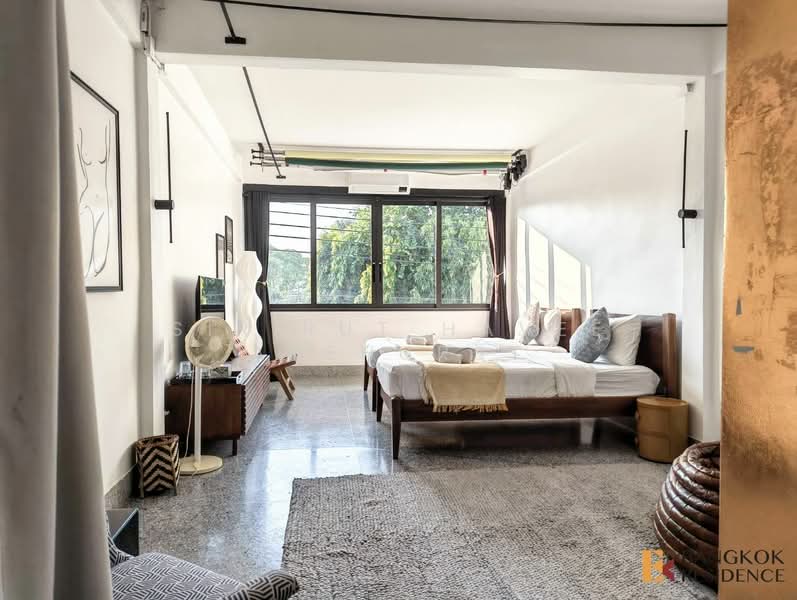 For Sale - Irish Studio Phrakhanong, Bangkok