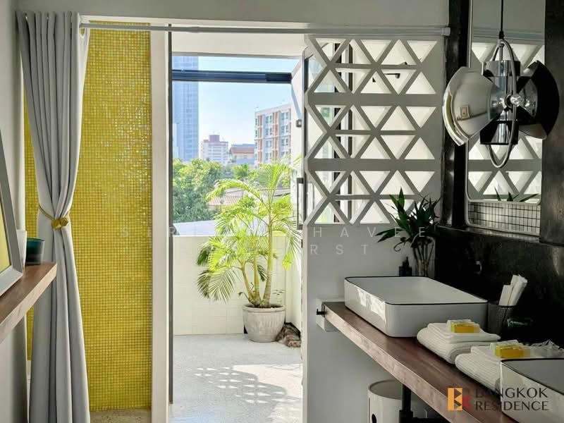 ขาย - Irish Studio Phrakhanong, กรุงเทพ