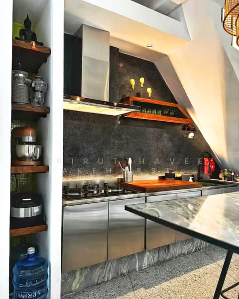 Irish Studio Phrakhanong, Bangkok, สุขุมวิท, Bang Chak, Phra Khanong, Bangkok, 2 Bedrooms, 190 sqm, Townhouse For Sale, by Sirirut Havee Akehurst, 500284736 - DDproperty.com
