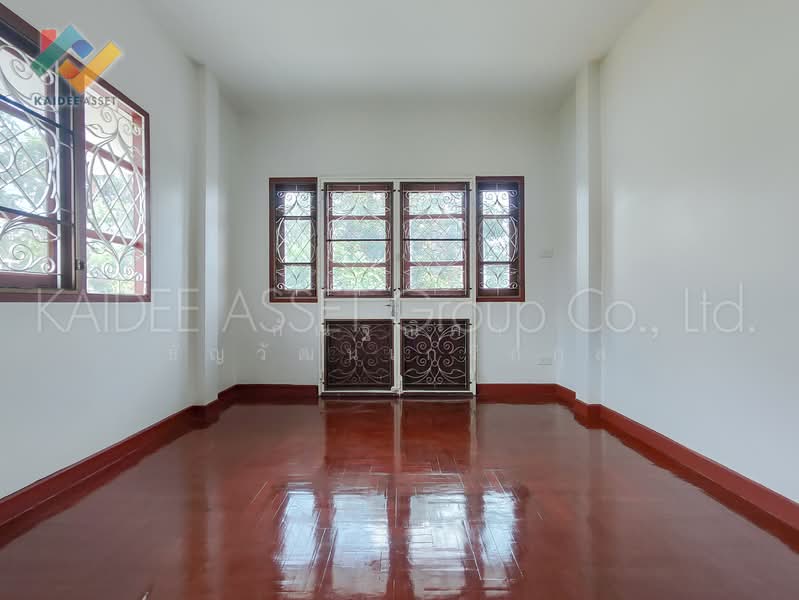หมู่บ้าน สวนดอกไม้, Bangkok, บรมราชชนนี, Sala Thammasop, Thawi Watthana, Bangkok, 4 Bedrooms, 180 sqm, Single Detached House For Sale, by Kannisa Thanwatthanakrirkul, 500284740 - DDproperty.com