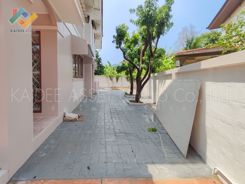 หมู่บ้าน สวนดอกไม้, Bangkok, บรมราชชนนี, Sala Thammasop, Thawi Watthana, Bangkok, 4 Bedrooms, 180 sqm, Single Detached House For Sale, by Kannisa Thanwatthanakrirkul, 500284740 - DDproperty.com