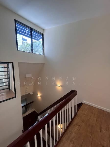 4-BR Townhouse, Bangkok, Khlong Tan Nua, Watthana, Bangkok, 4 Bedrooms, 286 sqm, Townhouse For Rent, by Pornpan Chantharakasemchai, 500284756 - DDproperty.com