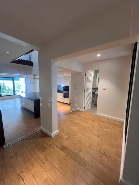 4-BR Townhouse, Bangkok, Khlong Tan Nua, Watthana, Bangkok, 4 Bedrooms, 286 sqm, Townhouse For Rent, by Pornpan Chantharakasemchai, 500284756 - DDproperty.com