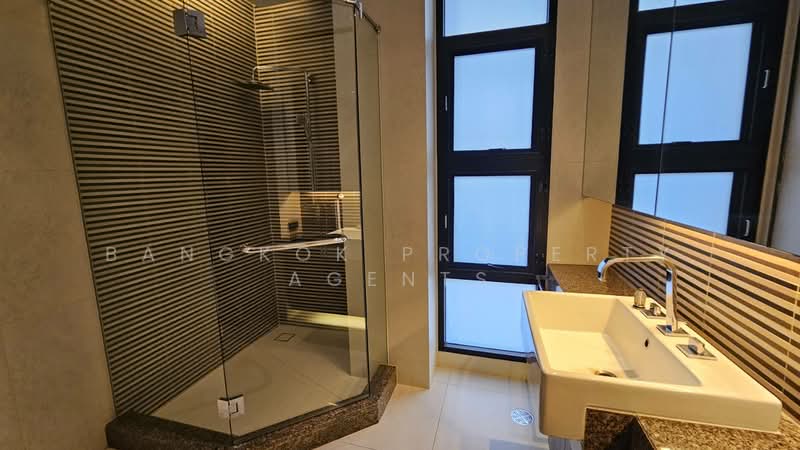 Raveevan Suites, Bangkok, Soi Sukhumvit 31 Yak 2, Khlong Tan Nua, Watthana, Bangkok, 4 Bedrooms, 550 sqm, Condo For Rent, by BANGKOK PROPERTY AGENTS, 500284797 - DDproperty.com