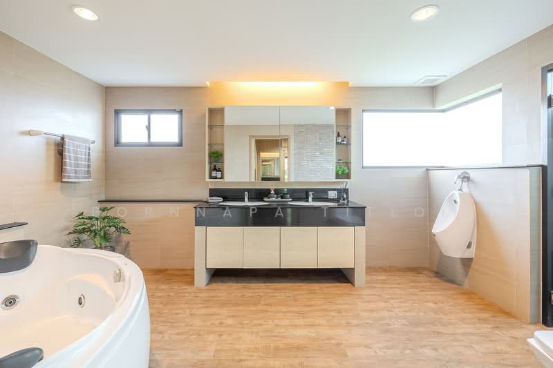 Luxury 1-Storey Pool Villa for Sale & Rent, Chon Buri (Pattaya), Huai Yai, Bang Lamung (Pattaya), Chon Buri (Pattaya), 3 Bedrooms, 449 sqm, Single Detached House For Sale, by Pornnapa Titloi, 500284807 - DDproperty.com