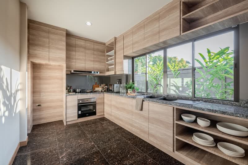 Luxury 1-Storey Pool Villa for Sale & Rent, Chon Buri (Pattaya), Huai Yai, Bang Lamung (Pattaya), Chon Buri (Pattaya), 3 Bedrooms, 449 sqm, Single Detached House For Sale, by Pornnapa Titloi, 500284807 - DDproperty.com