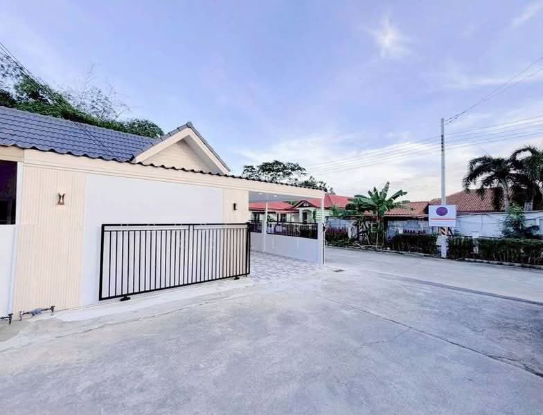 For Sale - Townhouse for sale in Chaophraya Village, Bueng, Sriracha., Chon Buri (Pattaya)