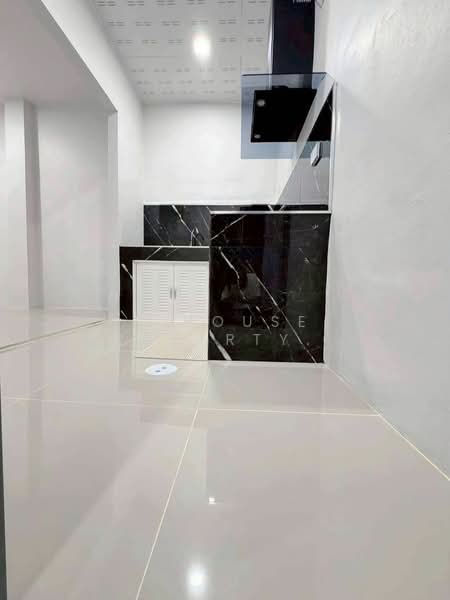 For Sale - Townhouse for sale in Chaophraya Village, Bueng, Sriracha., Chon Buri (Pattaya)