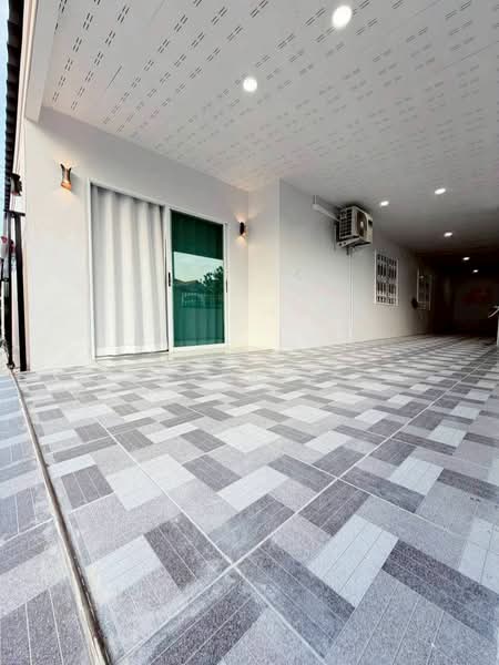 For Sale - Townhouse for sale in Chaophraya Village, Bueng, Sriracha., Chon Buri (Pattaya)