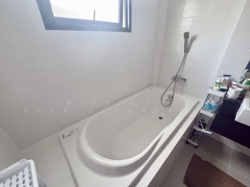 Centro Bangna-Kingkaew, Samut Prakan, Rachathewa, Bang Plee, Samut Prakan, 4 Bedrooms, 225 sqm, Single Detached House For Sale, by ฝากขายบ้าน ฝากขายบ้านมือสอง ฝากขายอสัง Realty HuB, 500284857 - DDproperty.com