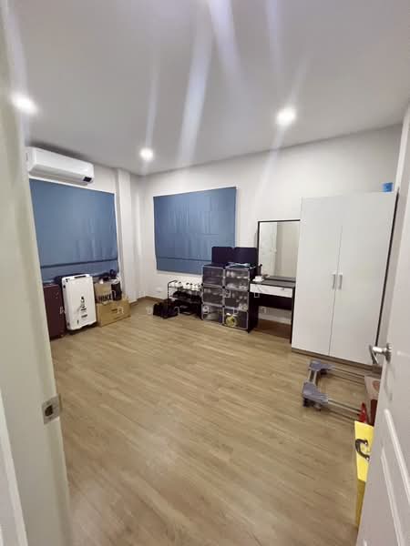 Centro Bangna-Kingkaew, Samut Prakan, Rachathewa, Bang Plee, Samut Prakan, 4 Bedrooms, 225 sqm, Single Detached House For Sale, by ฝากขายบ้าน ฝากขายบ้านมือสอง ฝากขายอสัง Realty HuB, 500284857 - DDproperty.com