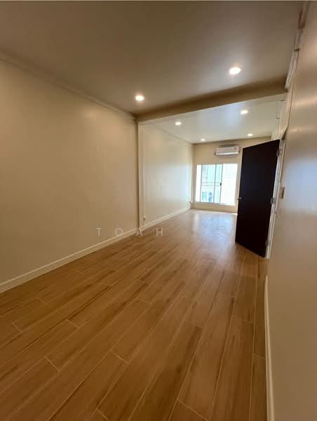 อาคารให้เช่า พระรามเก้า รัชดาภิเษก : Building for rent, Rama 9 Ratchadaphisek., Bangkok, Huai Khwang, Huai Khwang, Bangkok, , 360 sqm, Shophouse For Rent, by TOAH T., 500284917 - DDproperty.com