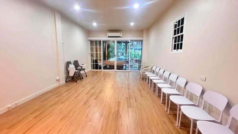 อาคารให้เช่า พระรามเก้า รัชดาภิเษก : Building for rent, Rama 9 Ratchadaphisek, Bangkok, Huai Khwang, Bangkok, , 360 sqm, Shophouse For Rent, by TOAH T., 500284917 - DDproperty.com
