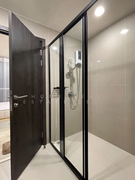 XT Huaikhwang, Bangkok, 244 Ratchadaphisek Road, Huai Khwang, Bangkok, 1 Bedroom, 35 sqm, Condo For Sale, by HOME Real Estate Service, 500284940 - DDproperty.com