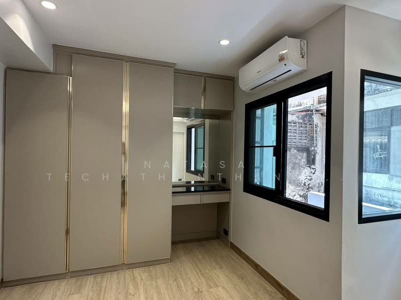 Regent 71 Place : รีเจนท์ 71 เพลส, กรุงเทพ, พระโขนงเหนือ, วัฒนา, กรุงเทพ, 350 ตร.ม., ทาวน์เฮ้าส์ ให้เช่า, โดย Natasa Techathonthanakhun, 500284958 - DDproperty.com