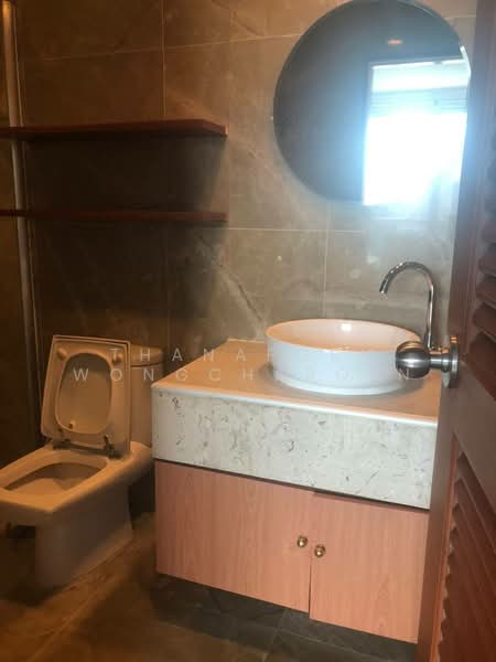 Silom Grand Terrace, Bangkok, Soi Saladaeng 2, Saladaeng Road, Silom, Bang Rak, Bangkok, 2 Bedrooms, 107 sqm, Condo For Rent, by Thanaporn Wongcharoen, 500285017 - DDproperty.com