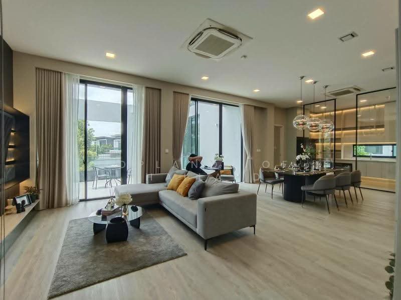 VIVE Krungthep Kreetha, Bangkok, Krungthep Kreetha Road, Saphan Sung, Bangkok, 4 Bedrooms, 421 sqm, Single Detached House For Rent, by TopLands of Thailand, 500285115 - DDproperty.com