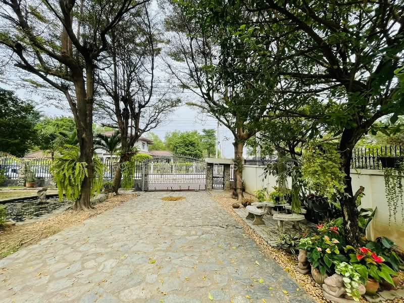 ให้เช่า สนามกอล์ฟเมืองเอก หลังบ้านติดน้ำ อ.ปทุมธานี (วิวสนามกอล์ฟ) 375 ตร.ว. 4 นอน 4 น้ำ 550 ตร.ม., Pathum Thani, นาวงประชาพัฒนา, Lak Hok, Muang Pathum Thani, Pathum Thani, 4 Bedrooms, 550 sqm, Single Detached House For Rent, by TopLands of Thailand, 500285156 - DDproperty.com