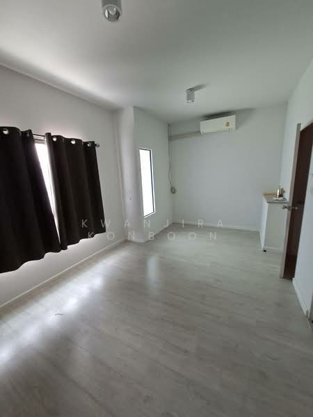 Modi Villa Bangna : โมดิ วิลล่า บางนา, สมุทรปราการ, ถนนบางนา-ตราด, บางเสาธง, บางเสาธง, สมุทรปราการ, 120 ตร.ม., ทาวน์เฮ้าส์ ขาย, โดย Kwanjira Konboon, 500285161 - DDproperty.com