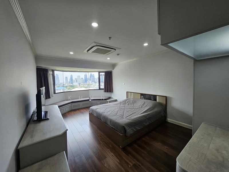 Baan Suanpetch, Bangkok, 18 Soi Sukhumvit 39, Khlong Tan Nua, Watthana, Bangkok, 2 Bedrooms, 135 sqm, Condo For Rent, by Khun Real, 500285301 - DDproperty.com