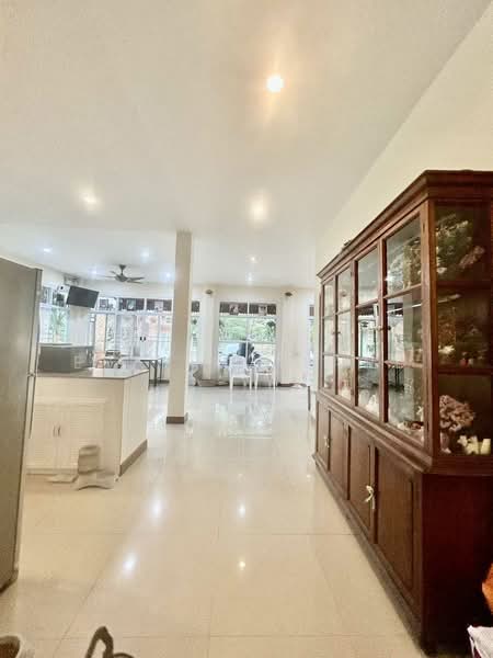 ขาย - ขายโรงแรม 19 ห้องนอน ใกล้ ใกล้ถนนธนะรัชต์, นครราชสีมา