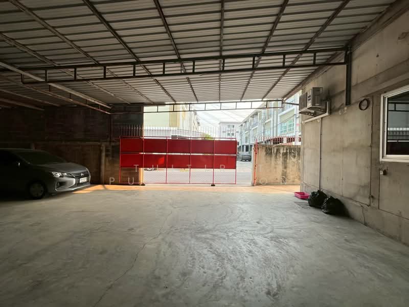 Sale Land, House & Warehouse, Strategic Location at Rom Klao 72, Bangkok, เคหะร่มเกล้า, Rat Phatthana, Saphan Sung, Bangkok, , 960 sqm, Warehouse/Factory For Sale, by Thitirat Puapaiboon, 500285349 - DDproperty.com