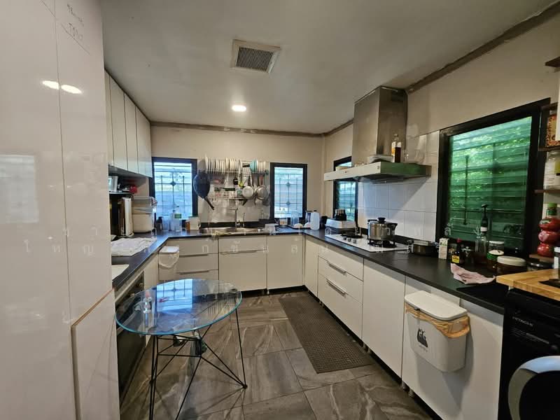Cheap Large Single House with Private Pool + Solar Cells in Prime Location Soi Wat Lad Pla Duk, Nonthaburi, Bang Khu Rat, Bang Bua Thong, Nonthaburi, 4 Bedrooms, 350 sqm, Single Detached House For Sale, by ขายถูกบ้านเดี่ยวหลังใหญ่ ฟังก์ชันล้น มีสระว่ายน้ำส่วนตัว+โซล่าเซลล์ ทำเลดี ซอยวัดลาดปลาดุก, 500285354 - DDproperty.com