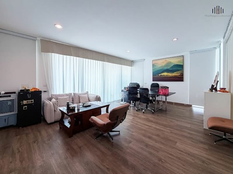 New Corner Unit! 84 sq.wah – Luxury 3-storey detached house with private lift in Rama 9 Soi 55!, Bangkok, Suan Luang, Suan Luang, Bangkok, 4 Bedrooms, 520 sqm, Single Detached House For Rent, by บ้านใหม่ หลังมุม 84 ตร.วา ! ปล่อยเช่าบ้านเดี่ยวหรู 3 ชั้นพร้อมลิฟต์พรีเมียม ย่านพระราม 9 ซอย 55, 500285361 - DDproperty.com