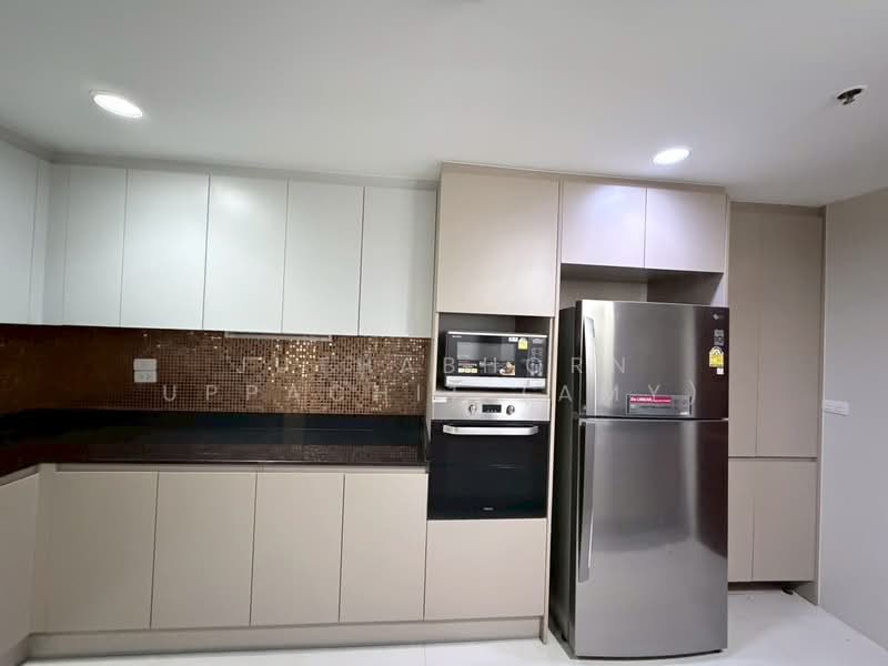 G.P. Grande Tower, Bangkok, 55 Sukhumvit 23, Khlongtoei Nua, Watthana, Bangkok, 3 Bedrooms, 260 sqm, Condo For Rent, by Juthabhorn Uppachit (Amy), 500285374 - DDproperty.com