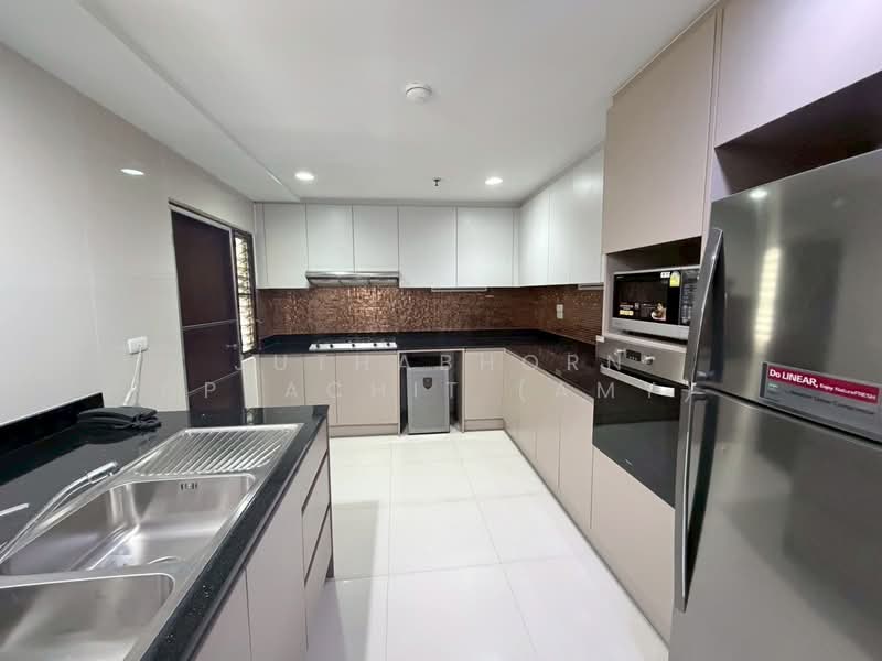G.P. Grande Tower, Bangkok, 55 Sukhumvit 23, Khlongtoei Nua, Watthana, Bangkok, 3 Bedrooms, 260 sqm, Condo For Rent, by Juthabhorn Uppachit (Amy), 500285374 - DDproperty.com